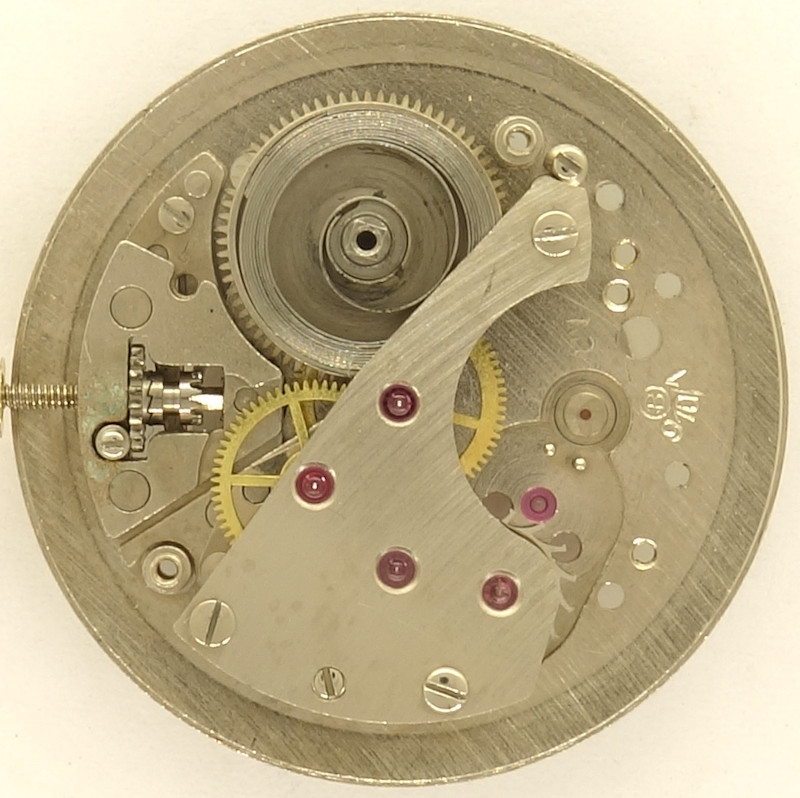 the mainspring barrel is open Bifora 910/1: the mainspring barrel is open