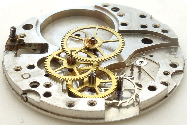 side view of the gear train Langendorf 1054: side view of the gear train