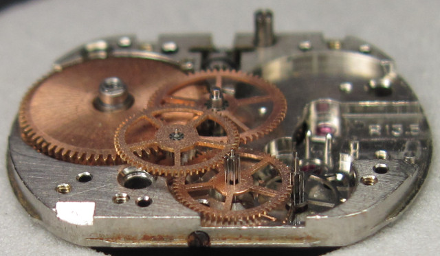 side view of the gear train Omega R13.5: side view of the gear train