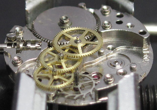 side view of the gears Tissot 709-1: side view of the gears