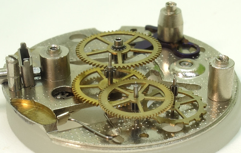 side view of the gear train UMF 24-35: side view of the gear train