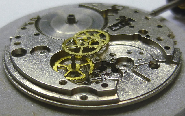 side view of the gear train Wostok 2414A: side view of the gear train